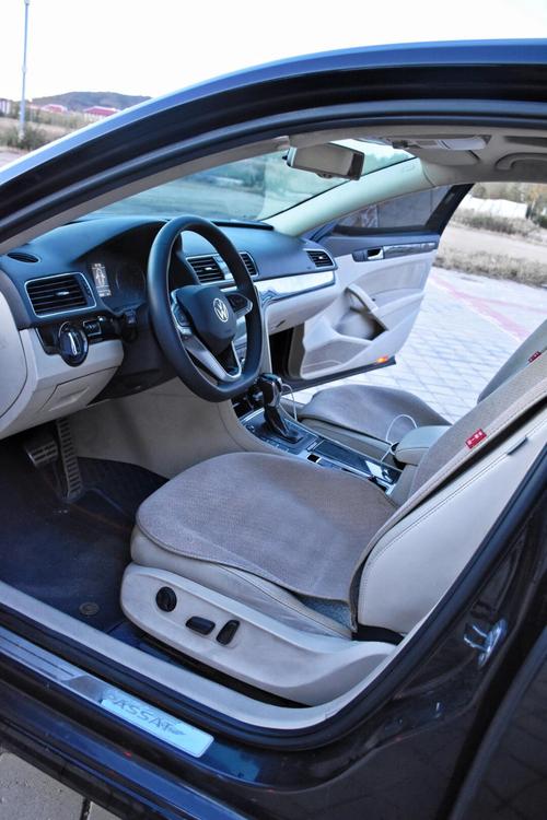 大众帕萨特报价图片,大众帕萨特报价及图片 内饰